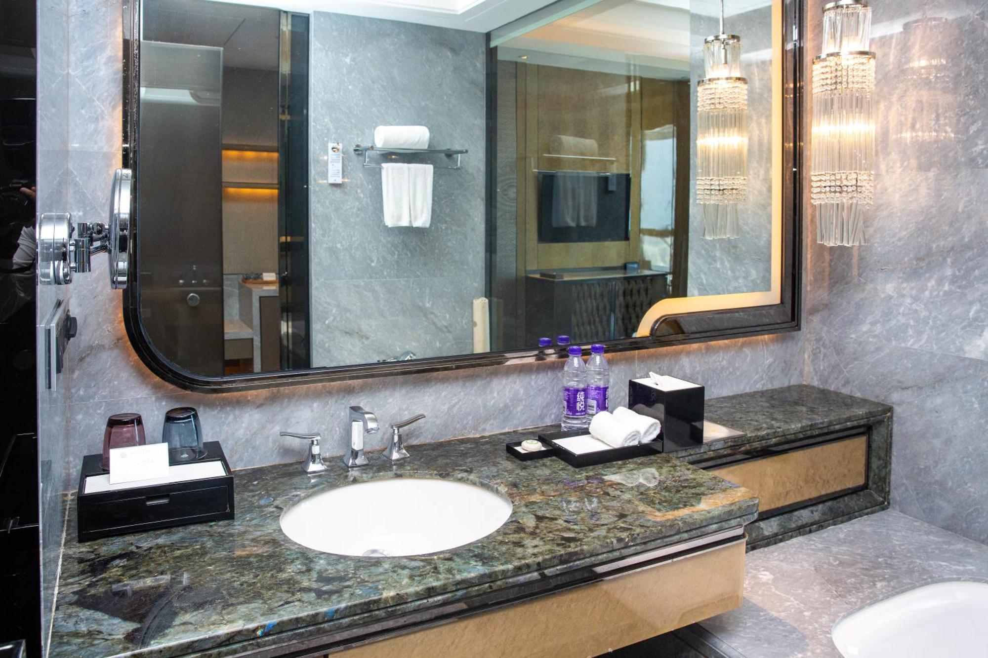 Pullman Yantai Center Hotel Kültér fotó