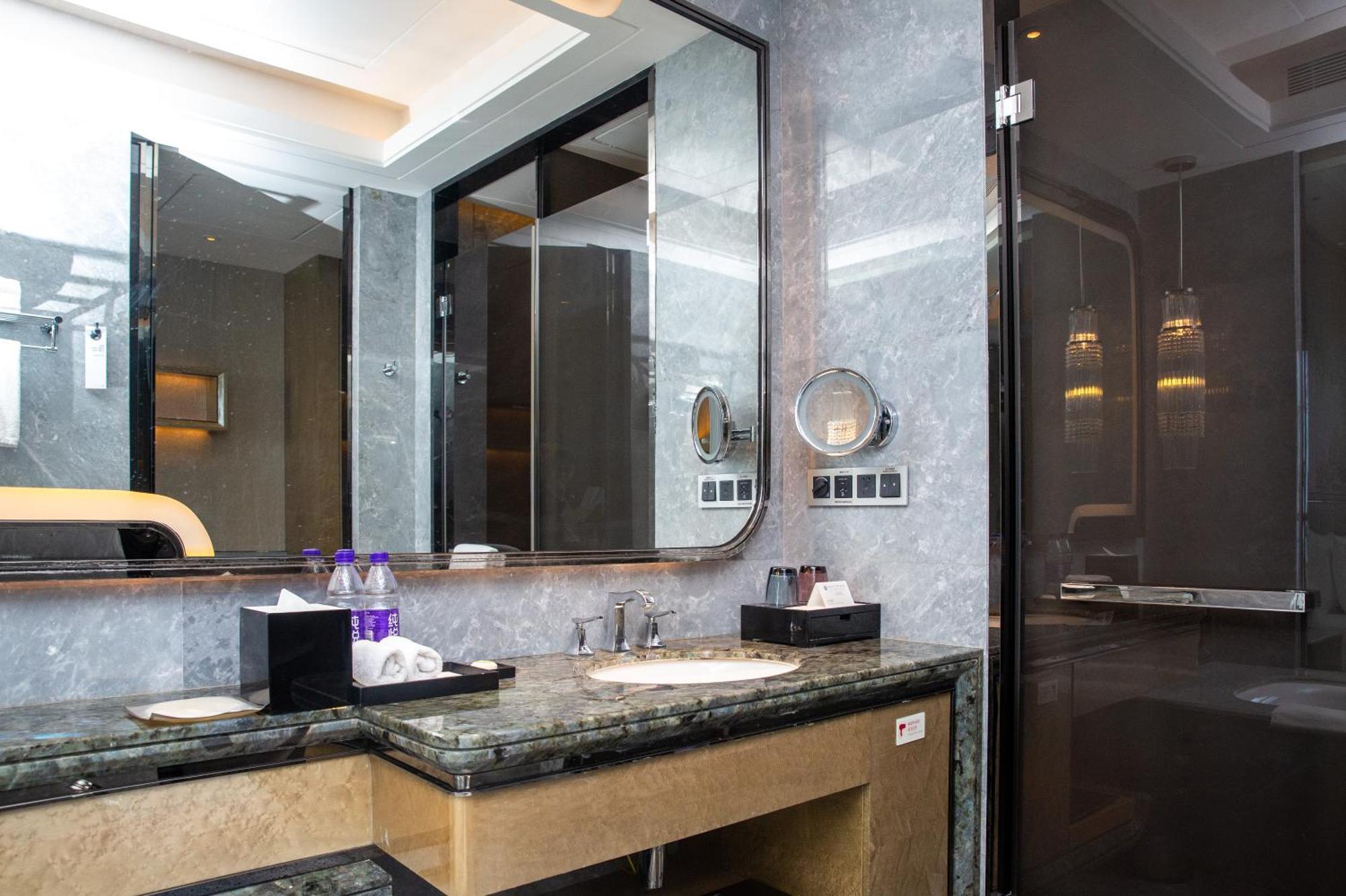 Pullman Yantai Center Hotel Kültér fotó